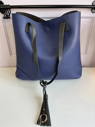 Reversible Vegan Leather Tote w/ Tassel Black