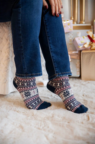 Women’s Winter Thick Knit Nordic Cabin Crew Socks - Snow