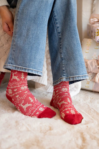 Women's Crew Socks Textured Snowy Deer Socks Red